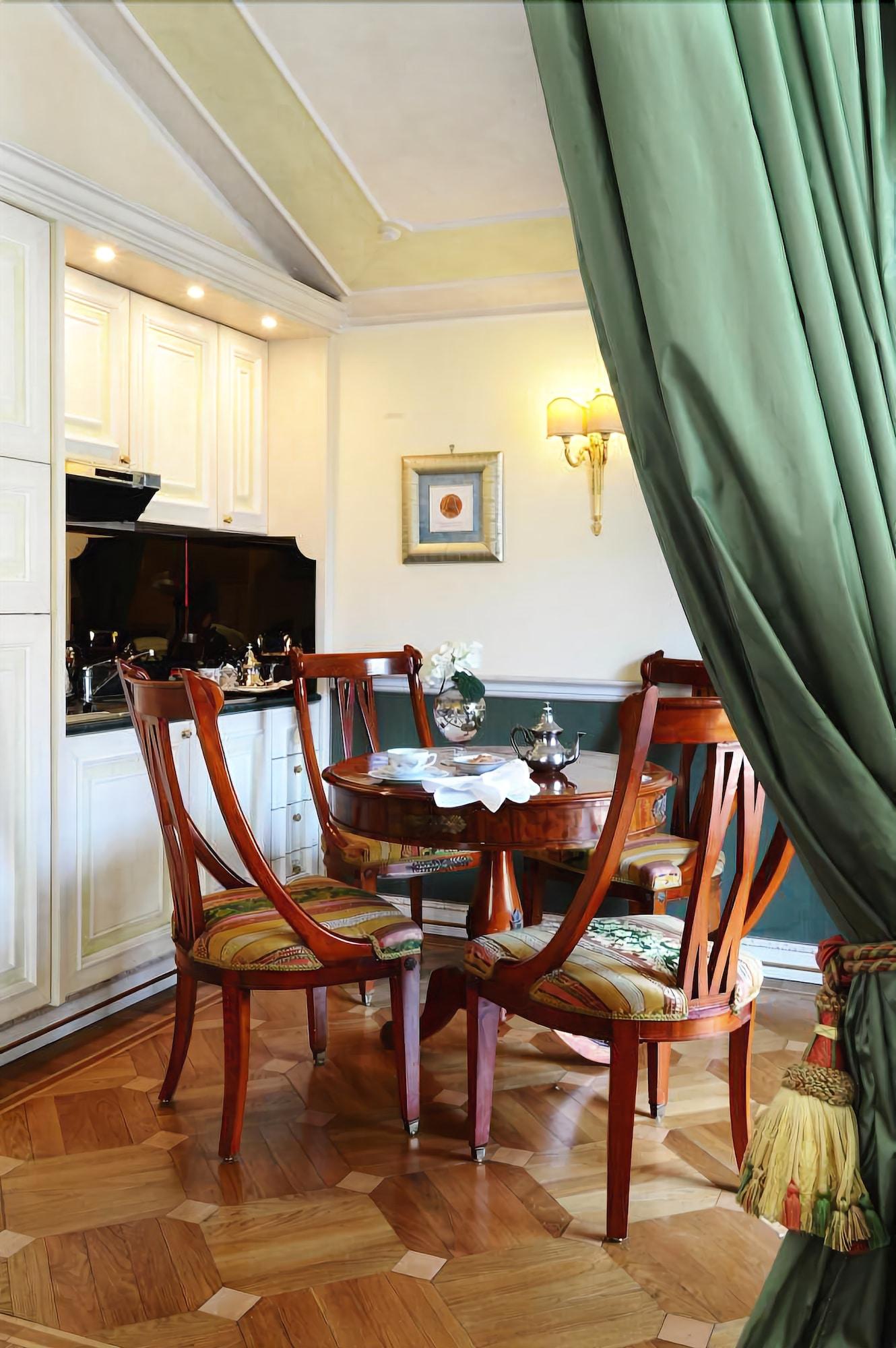 Petit Palais Hotel De Charme Milano Restaurant foto